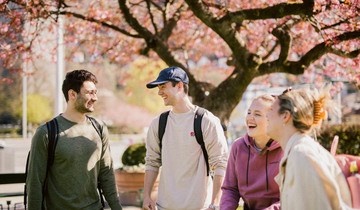 Four students at Lille Lungegårdsvannet in Bergen
