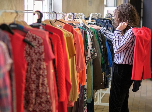 Clothing swap + Repair cafe